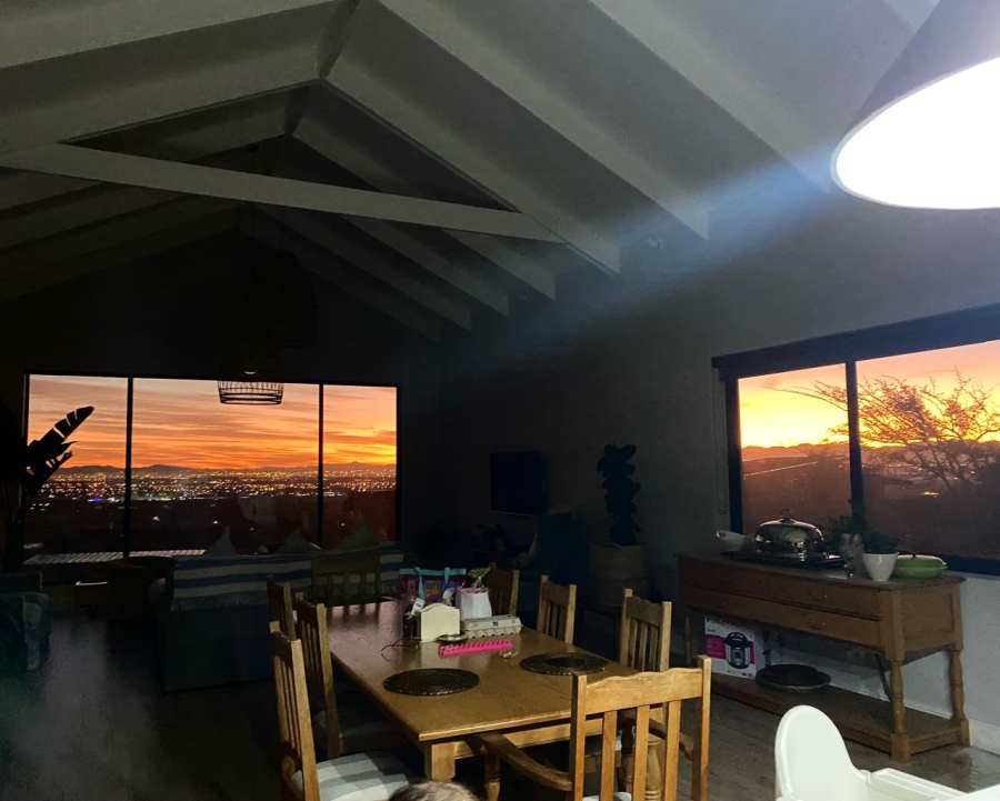 4 Bedroom Property for Sale in Stonehurst Mountain Estate Western Cape